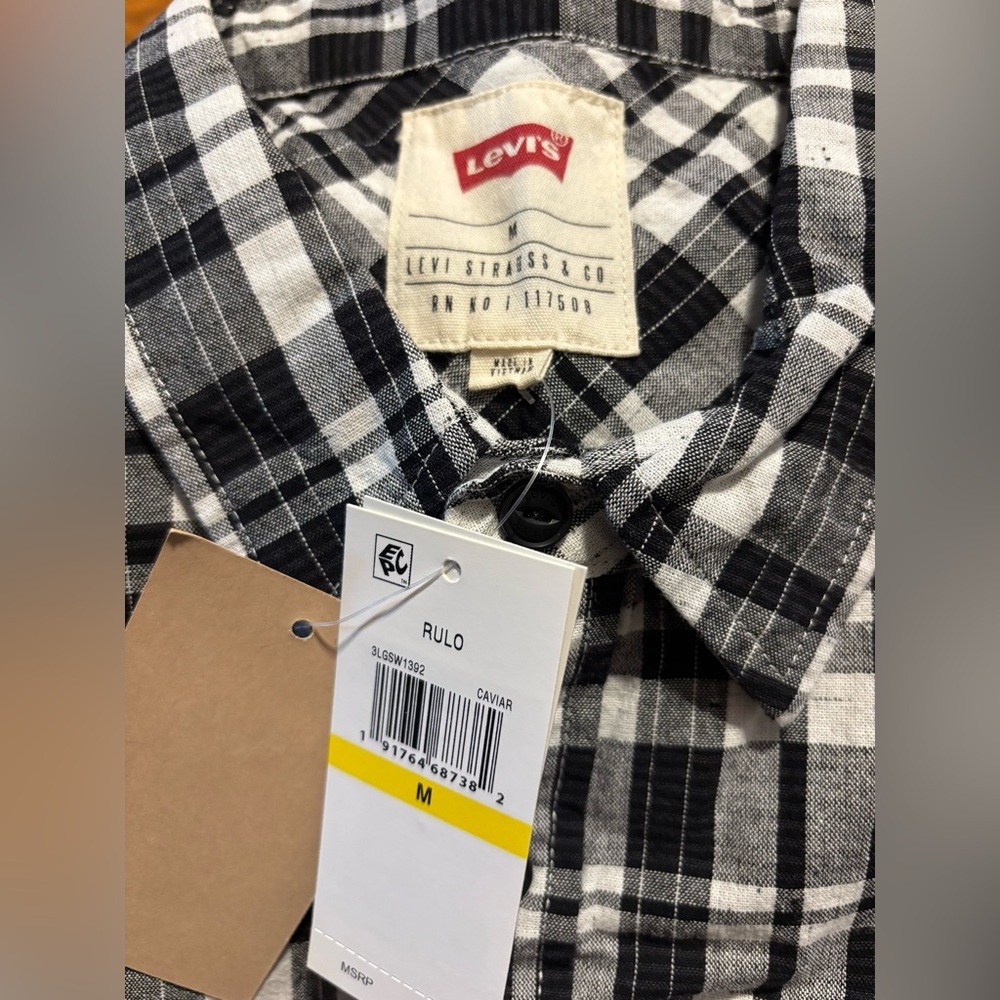 Levi’s  Shirt NWT - Picture 2 of 4